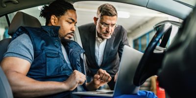 Se former pour faire face à la connexion grandissante des voitures devient un impératif professionnel.