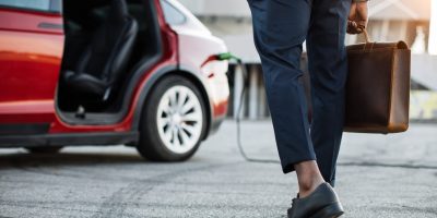 La voiture électrique séduit de plus en plus d'usagers de la route.