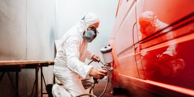 Un carrossier ne développe pas nécessairement de compétences en peinture.